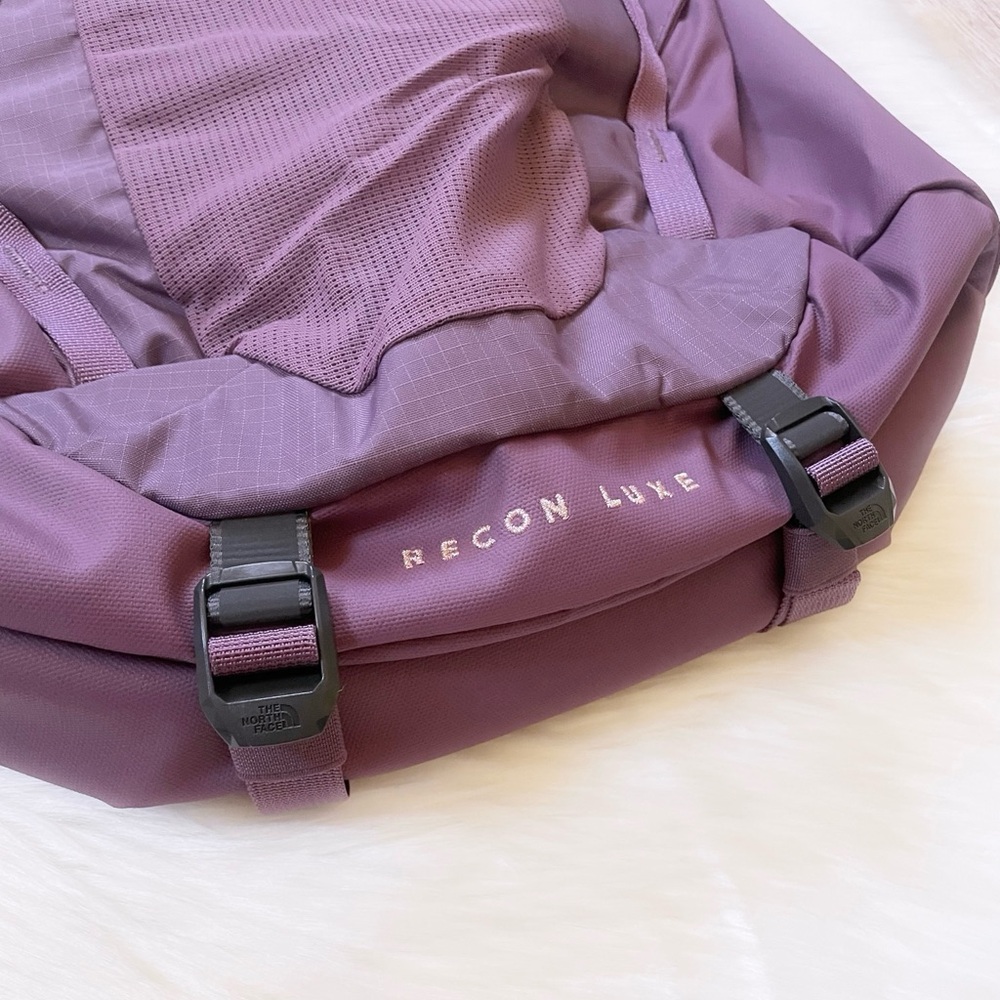 The North Face Women’s Recon Luxe 30 Liter Backpack - Picture 3 of 10